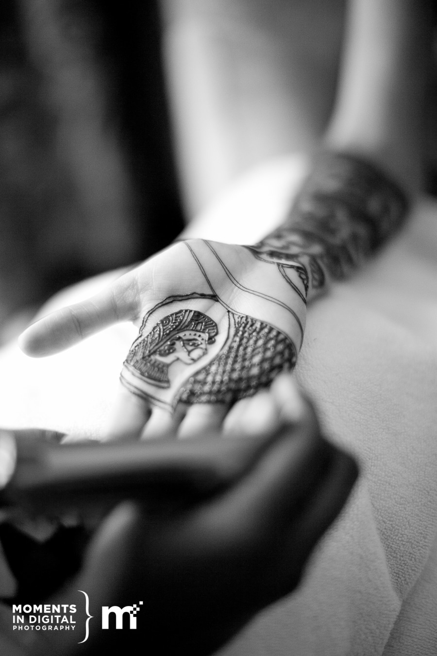 Edmonton Wedding Photographers - Photographs of the Mehndi Ceremony Edmonton Wedding Photographers - Photographs of the Mehndi Ceremony