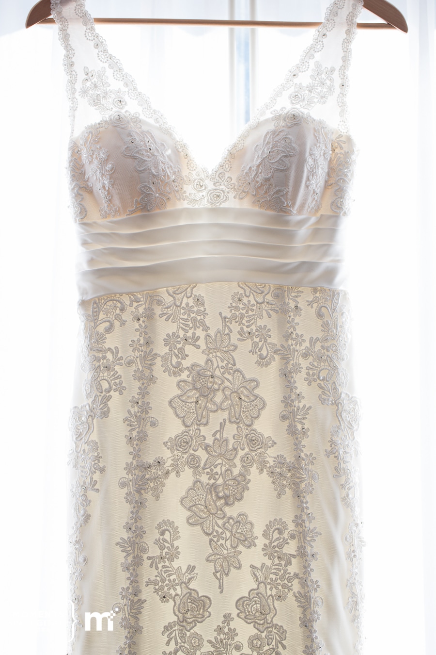 Edmonton Wedding Photographers - Wedding Gown Edmonton Wedding Photographers - Wedding Gown