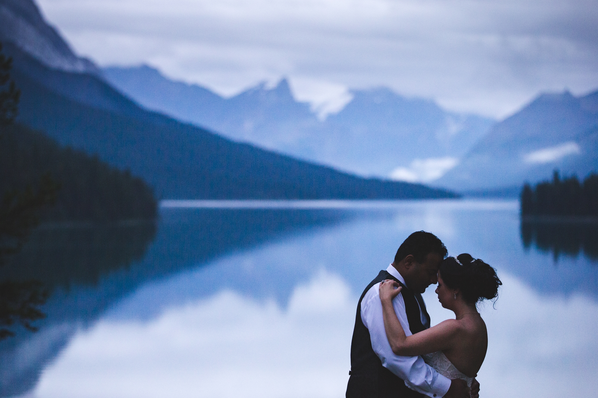 Edmonton Wedding Photographers - Photos at Maligne Lake in Jasper