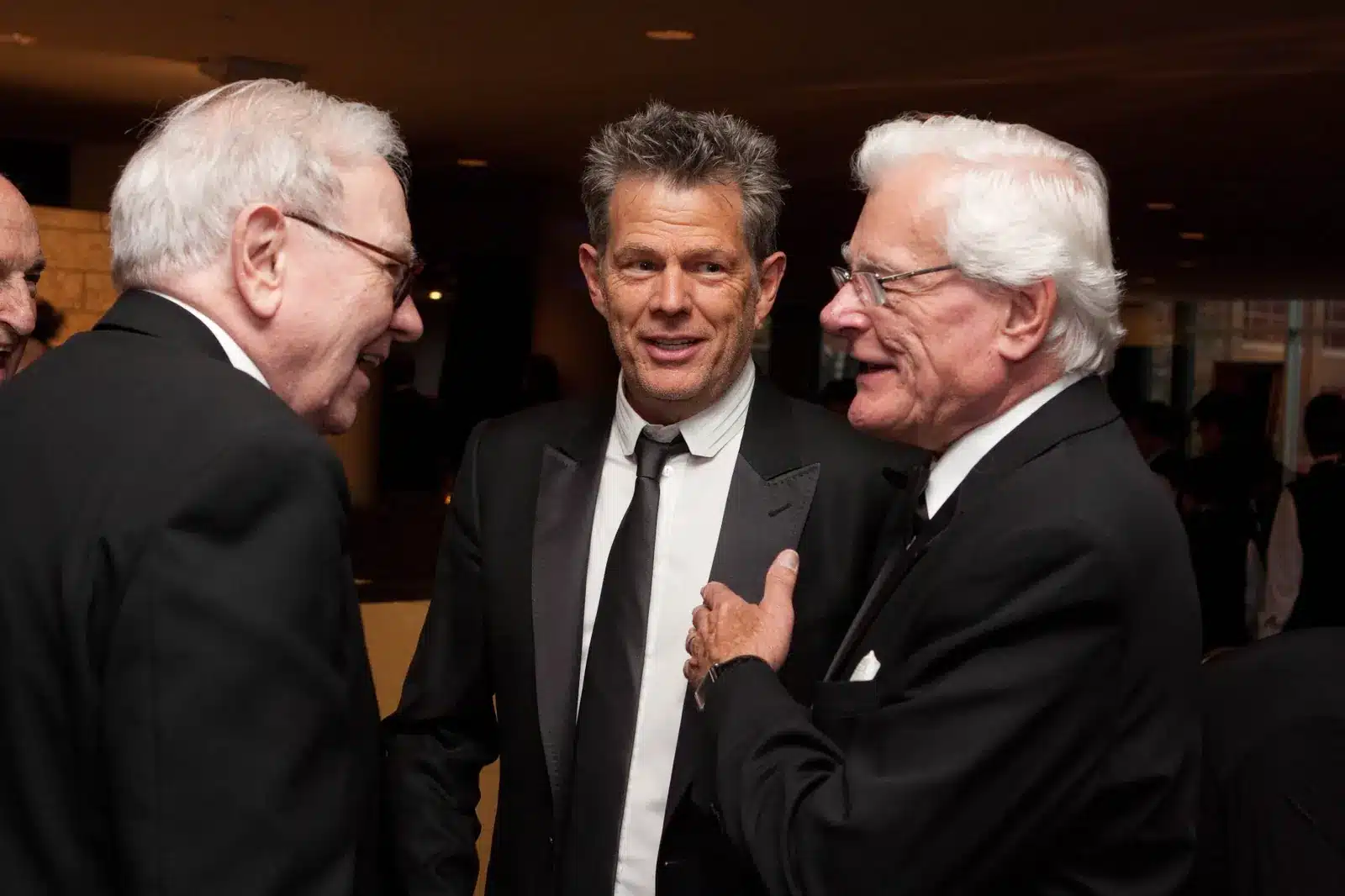 Edmonton event photography at the David Foster Foundation Gala. David Foster in conversation with Warren Buffet and Tommy Banks